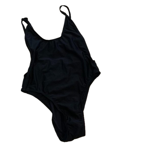 🔥🔥SALE🔥🔥Black High Cut Classic Swimsuit NWOT - Picture 1 of 4
